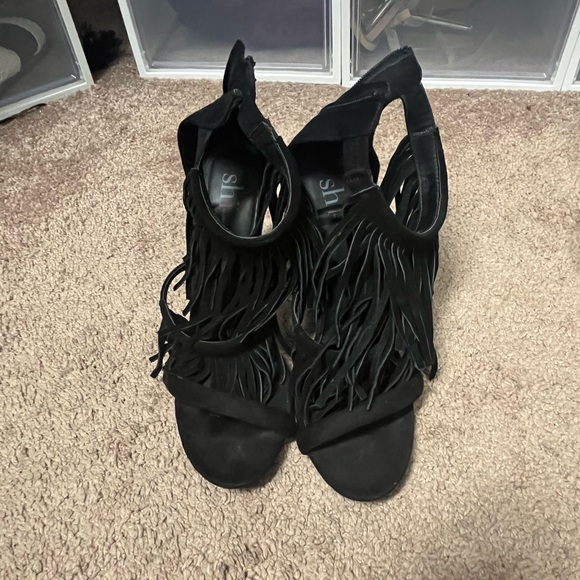 Shi by Journey’s Black Fringe Heels - Picture 5 of 6